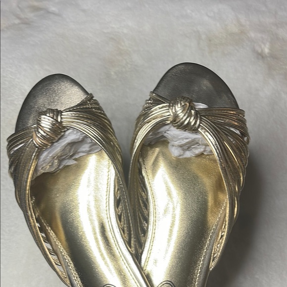 Scoop- Braided Gold Slide Sandals- size 10 - Picture 2 of 8